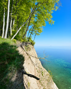 Deutschland, Mecklenburg-Vorpommern, Insel Rügen, Nationalpark Jasmund, Buchenwald an der Abbruchkante der Steilküste, Aussicht auf die Ostsee Deutschland, Mecklenburg-Vorpommern, Insel Rügen, Nationalpark Jasmund, Buchenwald an der Abbruchkante der Steilküste, Aussicht auf die Ostsee